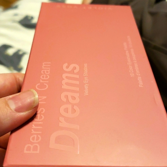 VIOLET VOSS BERRIES N' CREAM DREAMS EYESHADOW PALETTE NIB NEW IN BOX - Picture 2 of 11